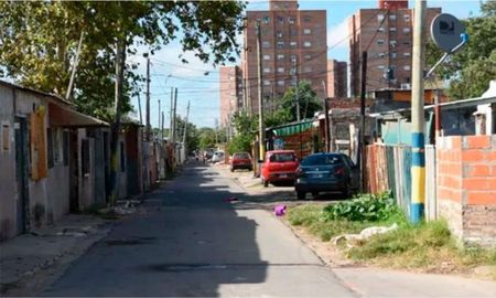 El homicidio sucedió en inmediaciones de Pasaje Casablanca y Crespo, en el barrio Alvear ubicado de la zona sudoeste de Rosario. El homicidio sucedió en inmediaciones de Pasaje Casablanca y Crespo, en el barrio Alvear ubicado de la zona sudoeste de Rosario.