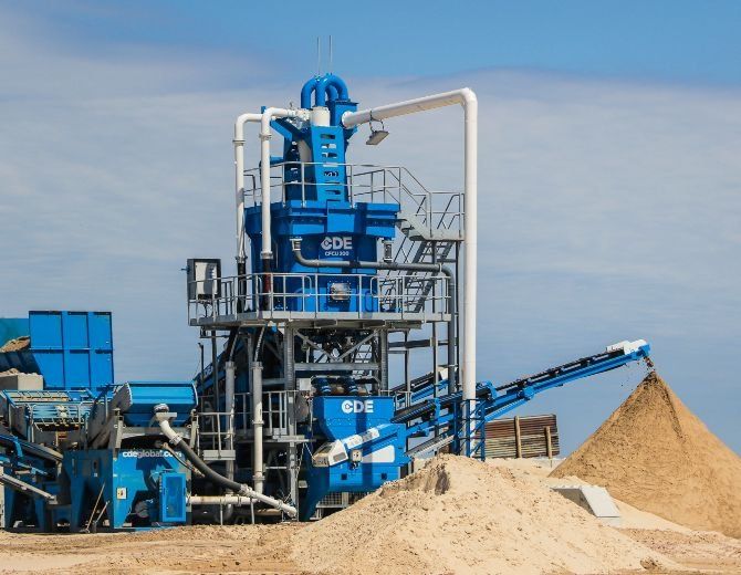 Una de las plantas de selección de tratamiento y selección de arenas silíceas.