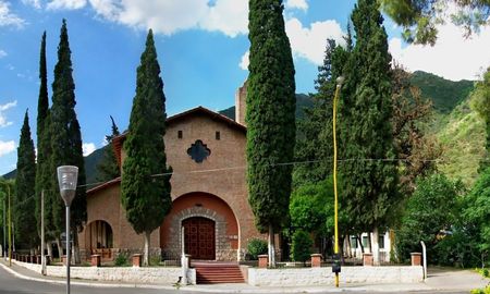 Villa Las Pirquitas ofrece una escapatoria única de la rutina, rodeado de naturaleza e historia. Villa Las Pirquitas ofrece una escapatoria única de la rutina, rodeado de naturaleza e historia.