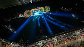 La Renga se presentó el 31 de mayo en el estadio de Colón ante miles de fanáticos. El show estuvo atravesado por un intento de extorsión a la producción.