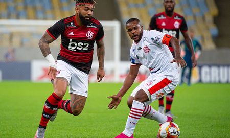 Gabriel Barbosa, figura del Flamengo, protagonista en la goleada de su equipo ante el Bangú. Gabriel Barbosa, figura del Flamengo, protagonista en la goleada de su equipo ante el Bangú.