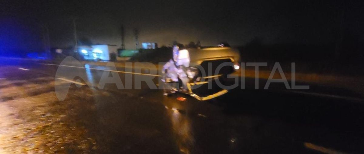 En el lugar del vuelco encontraron una zapatilla que pertenecía al ladrón.