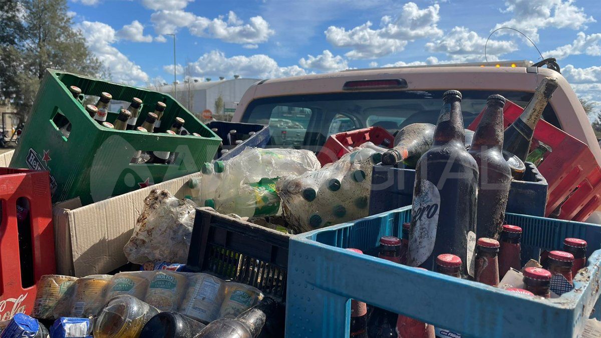 La mercadería había quedado retenida en el corralón municipal a la espera de que el dueño del local fuese con la factura de la compra de la misma y pagara la multa correspondiente.