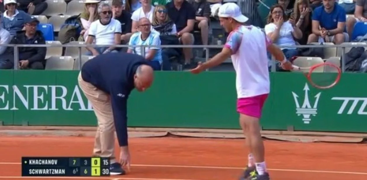 Diego Schwartzman se enfrentó a Karen Khachanov en el Masters 1000 de Montecarlo, pero terminó a los gritos.