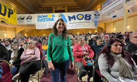 Ana Ingaramo, la precandidata a concejala de la ciudad de Santa Fe por la lista Unidad Ciudadana dentro del frente Juntos Avancemos, cerró su campaña electoral. Ana Ingaramo, la precandidata a concejala de la ciudad de Santa Fe por la lista Unidad Ciudadana dentro del frente Juntos Avancemos, cerró su campaña electoral.