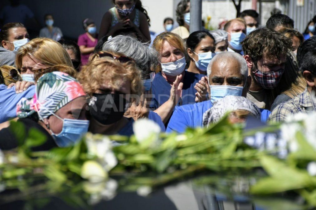 Triste despedida a una enfermera del Heca que murió por coronavirus