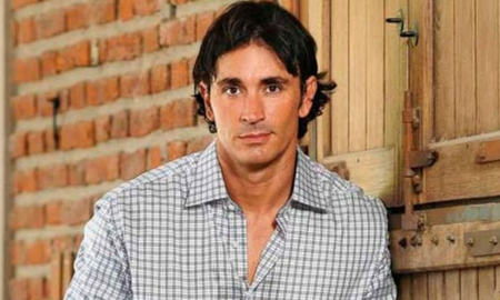 Sebastián Estevanez, que espera su cuarto hijo con Ivana Saccani, sorprendió con su revelación después de más de veinte años de carrera. Sebastián Estevanez, que espera su cuarto hijo con Ivana Saccani, sorprendió con su revelación después de más de veinte años de carrera.