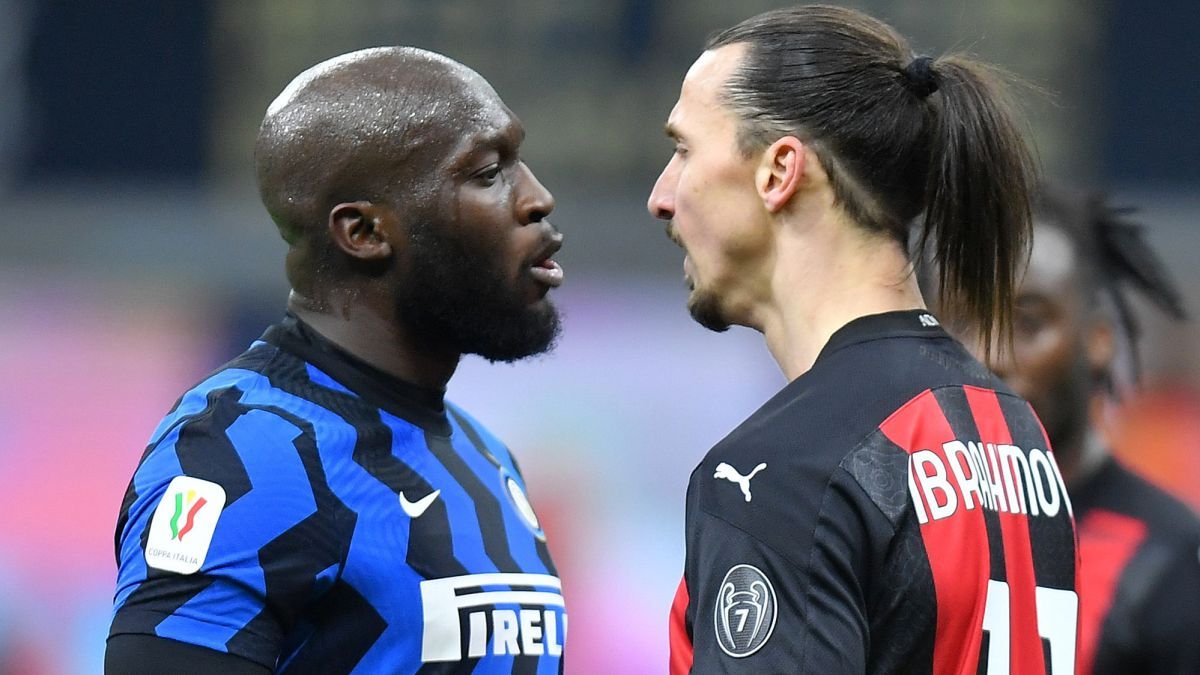 Romelu Lukaku y Zlatan Ibrahimovic se cruzaron en el clásico Milan-Inter por Copa Italia.