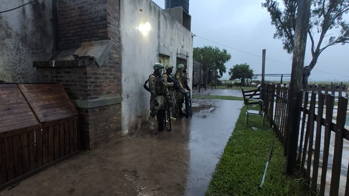 La Policía de Santa Fe incautó un arsenal en una vivienda rural cercana a la ciudad de Frontera