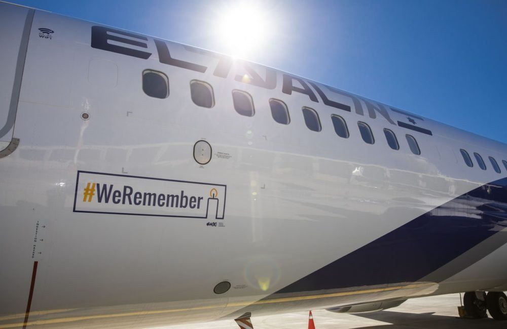 El avión proveniente de Israel sobrevoló Berlín para recordar a las víctimas del holocausto.