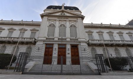 Para los magistrados, Buenos Aires quedó situada entre las provincias con peores salarios judiciales del país con los índices más elevados de litigiosidad. Para los magistrados, Buenos Aires quedó situada entre las provincias con peores salarios judiciales del país con los índices más elevados de litigiosidad.