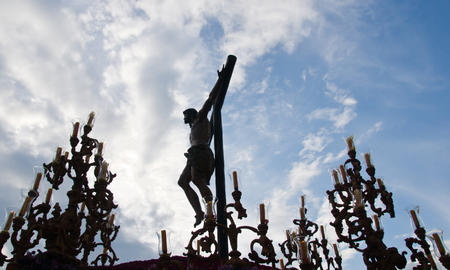 La Semana Santa es una celebración propia del cristianismo, en la cual se recuerda la Pasión, Muerte y Resurrección de Jesucristo. La Semana Santa es una celebración propia del cristianismo, en la cual se recuerda la Pasión, Muerte y Resurrección de Jesucristo.