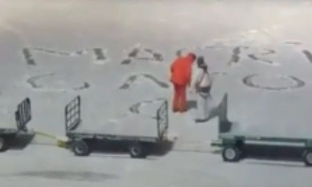 estudian sanciones para empleados que escribieron ?macri gato? en la nieve estudian sanciones para empleados que escribieron ?macri gato? en la nieve