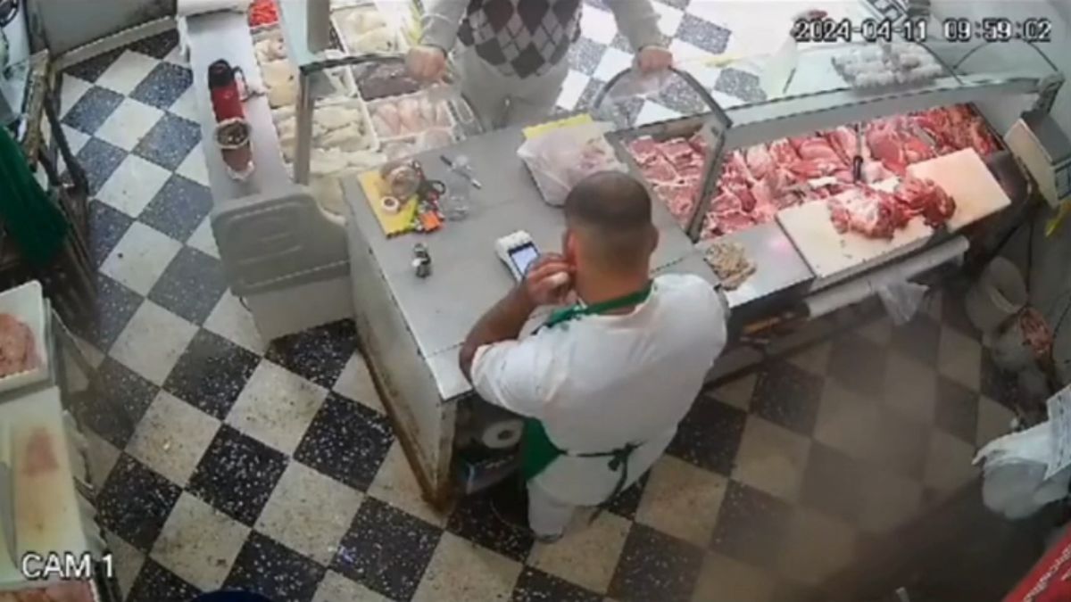Ocurrió en un local del barrio San Carlos. El comerciante vio que a la terminal virtual le salía humo y pudo alejarse a tiempo.