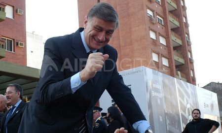 En diciembre de 2007, Binner asumió la gobernación de Santa Fe. En diciembre de 2007, Binner asumió la gobernación de Santa Fe.