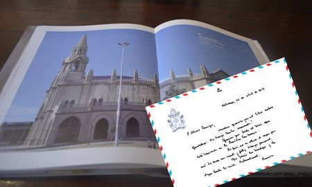 Francisco le envió una nota al padre Panigo por el libro sobre Guadalupe