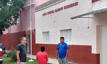 Evacuados en la vecinal Schneider Evacuados en la vecinal Schneider
