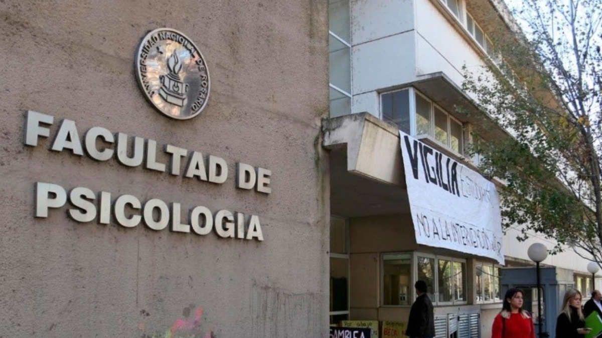 Amenaza de bomba en la Facultad de Psicología: evacuaron el edificio y activaron el protocolo