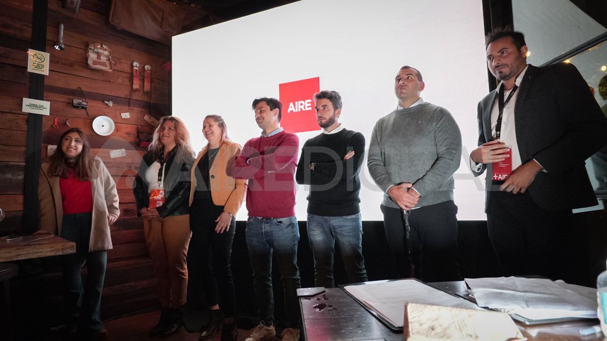 El equipo comercial de AIRE. De izquierda a derecha, Flor Luján, Ximena Ordoñez, Flor Teentori, Gonzalo Mansutti, Federico Ortíz y Mario Altamirano (director comercial del Grupo AIRE).