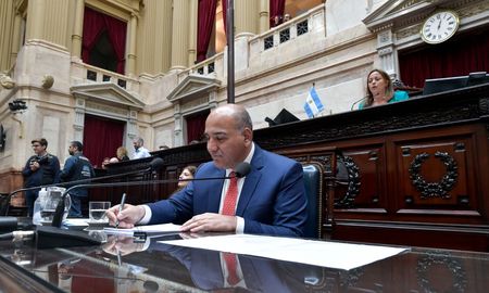El jefe de Gabinete, Juan Manzur, presenta su informe de gestión en la Cámara de Diputados. El jefe de Gabinete, Juan Manzur, presenta su informe de gestión en la Cámara de Diputados.