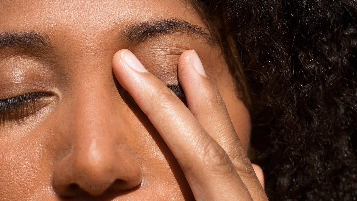 El roce constante con diferentes superficies hace que el maquillaje se vaya desgastando.