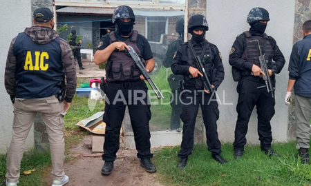 El allanamiento tuvo lugar en Misiones al 7000 y los efectivos lograron dar con el sospechoso. El allanamiento tuvo lugar en Misiones al 7000 y los efectivos lograron dar con el sospechoso.