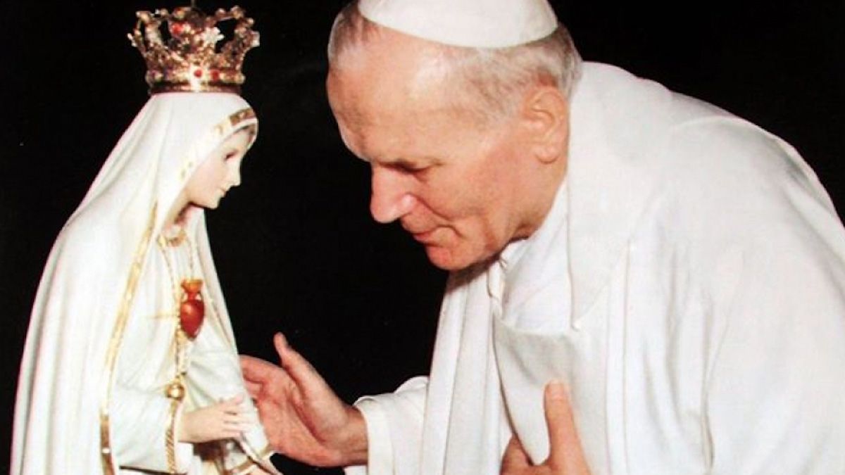 Su amor a la Virgen María fue otro aspecto que definió su peregrinación en la Tierra.