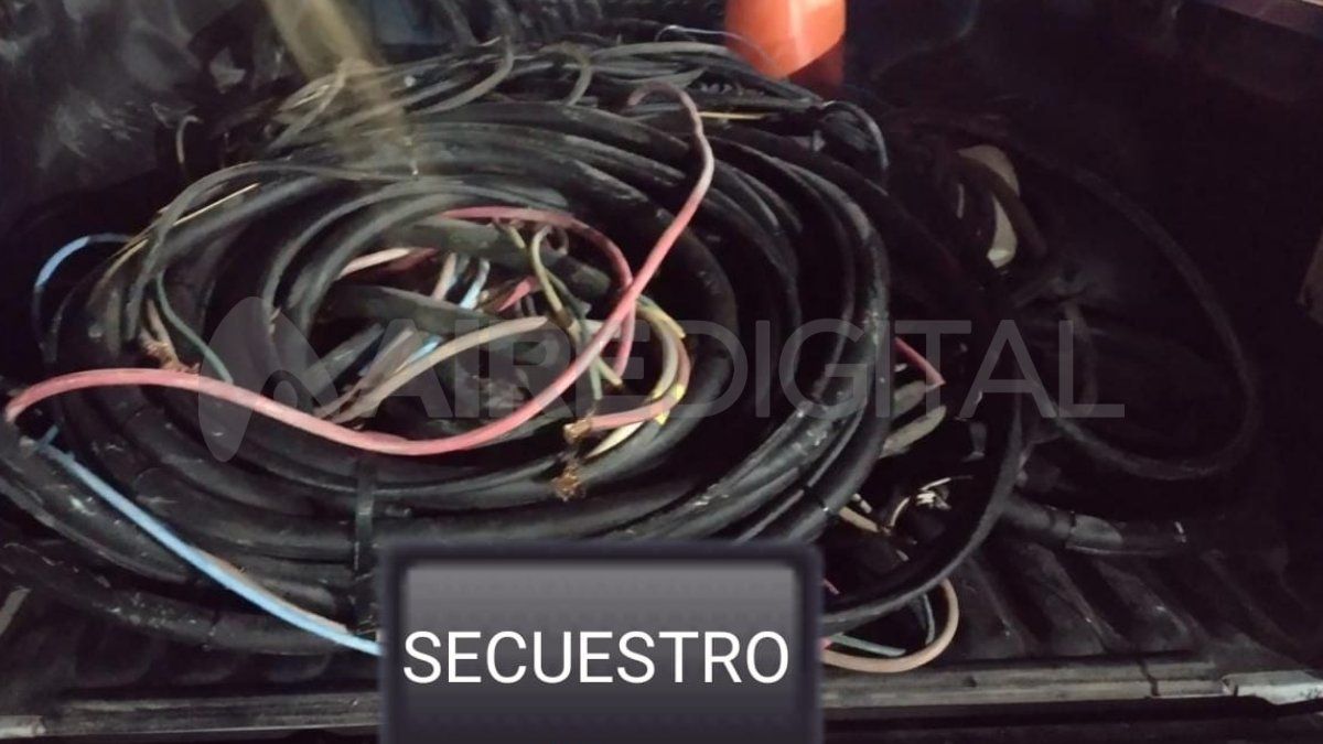 Dos detenidos por robar cables en el predio de Aguas Santafesinas.