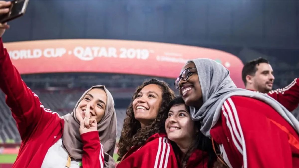 Los voluntarios y voluntarias deben tener 18 años o más al 1 de octubre de 2022 y hablar inglés.