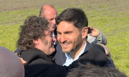 El gobernador de Santa Fe, Maximiliano Pullaro, y el presidente Javier Milei, juntos. El gobernador de Santa Fe, Maximiliano Pullaro, y el presidente Javier Milei, juntos.