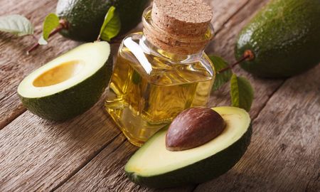 Aceite natural de palta para proteger el cabello. Aceite natural de palta para proteger el cabello.