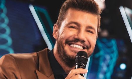 Marcelo Tinelli es el conductor de Showmatch. Marcelo Tinelli es el conductor de Showmatch.