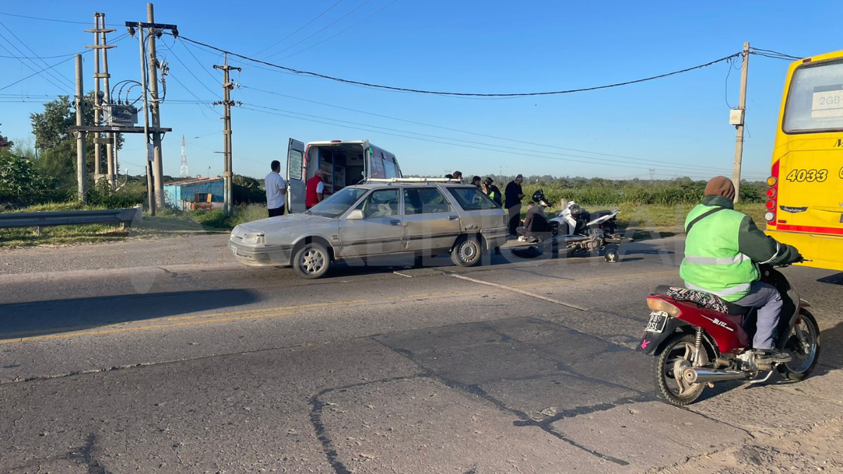 La motociclista fue trasladada al Cullen con traumatismo facial.