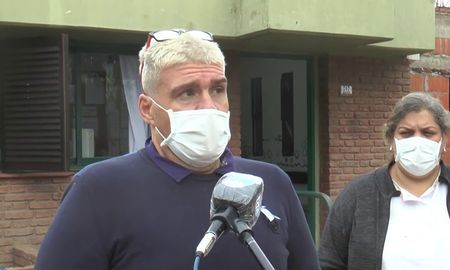 Marcelo Palou es el único médico en Cañada del Ucle. Además, tiene un consultorio privado en Firmat. Marcelo Palou es el único médico en Cañada del Ucle. Además, tiene un consultorio privado en Firmat.