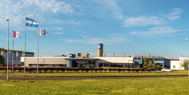 el secretario general de Smata Rosario, Sergio Gazzera, fue contundente al proyectar el escenario: para 2026 esperan “un año igual o peor” en términos de empleo y volumen de producción.