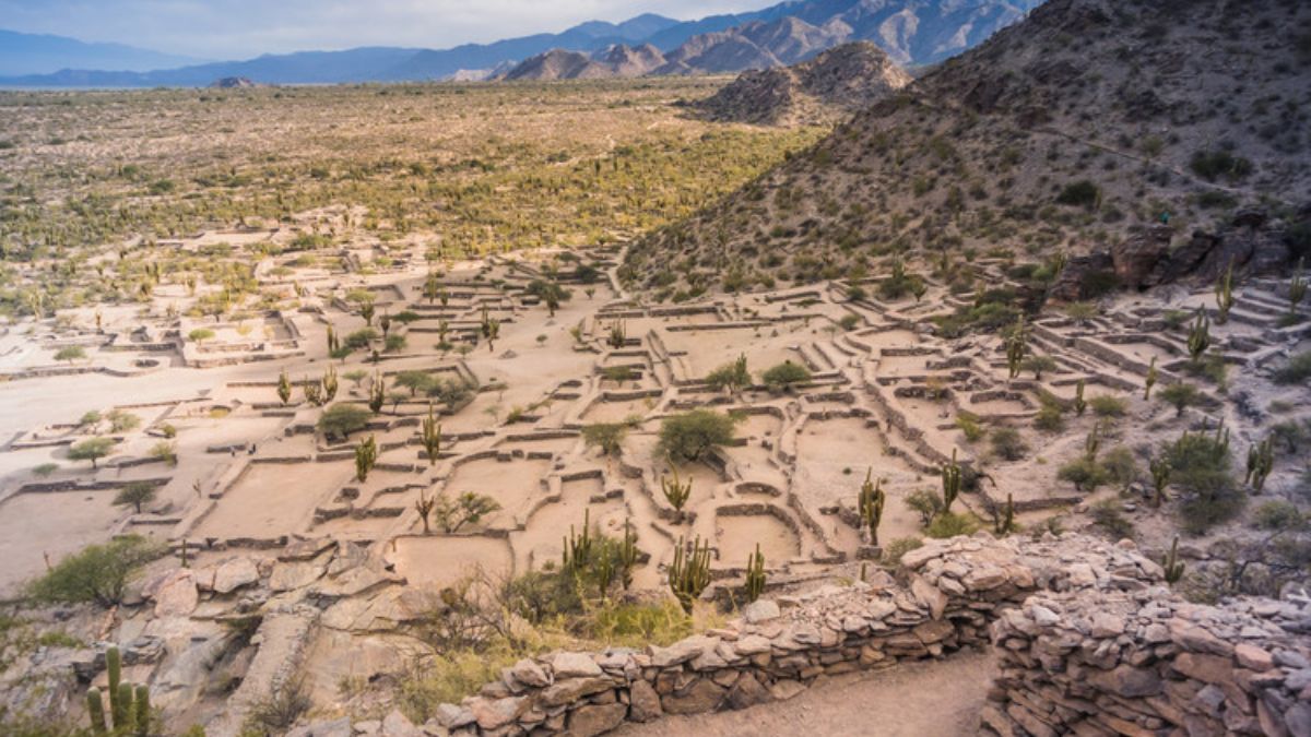 Escapada a un pueblo milenario de Tucumán escondido en los Valles Calchaquíes