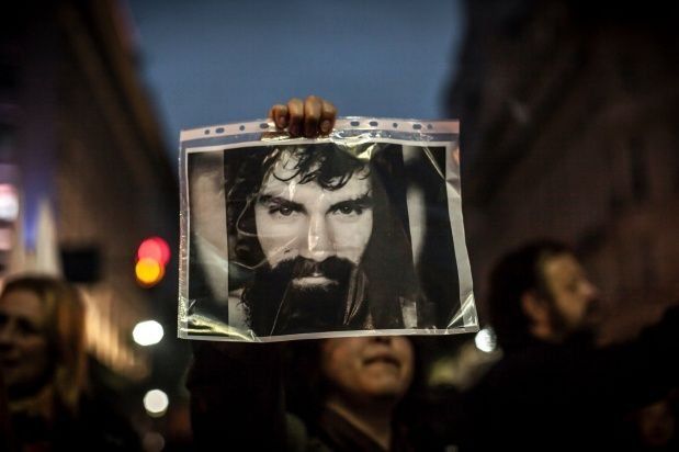 Caso Maldonado: analizan un mensaje al gendarme que tiró un piedrazo