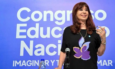 La expresidenta Cristina Fernández de Kirchner volvió a dedicar un posteo en sus redes sociales a criticar al rumbo del gobierno de Javier Milei, pero esta vez le apuntó directamente a la directora del FMI, Kristalina Georgieva. La expresidenta Cristina Fernández de Kirchner volvió a dedicar un posteo en sus redes sociales a criticar al rumbo del gobierno de Javier Milei, pero esta vez le apuntó directamente a la directora del FMI, Kristalina Georgieva.