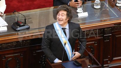 Javier Milei, eufórico con la marcha de la economía, embiste contra todos