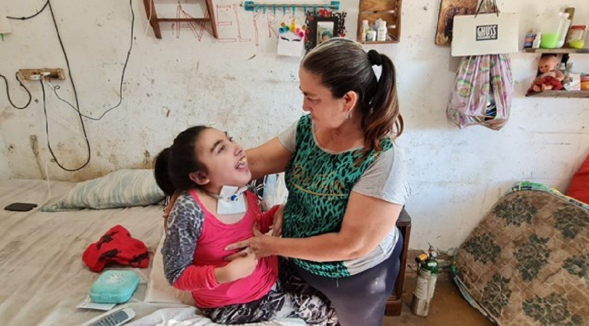 Ladrones sin piedad: le robaron el tubo de oxígeno a una niña con parálisis cerebral