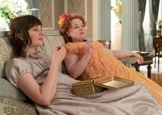 La serie, ya ha sido comparada con "Gossip girl" debido a sus similitudes al retratar la vida de los jóvenes privilegiados luchando contra los chismes de un diario de espectáculos. - Instagram