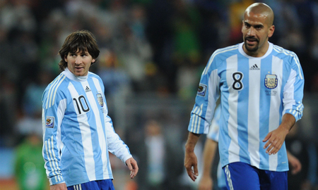 Juan Sebastián Verón reveló cómo fue la primera arenga de Lionel Messi en la Selección Argentina. Juan Sebastián Verón reveló cómo fue la primera arenga de Lionel Messi en la Selección Argentina.