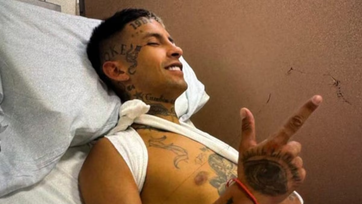 En las imágenes difundidas se puede ver el momento exacto en el que el vehículo manejado por el cantante vuelca.