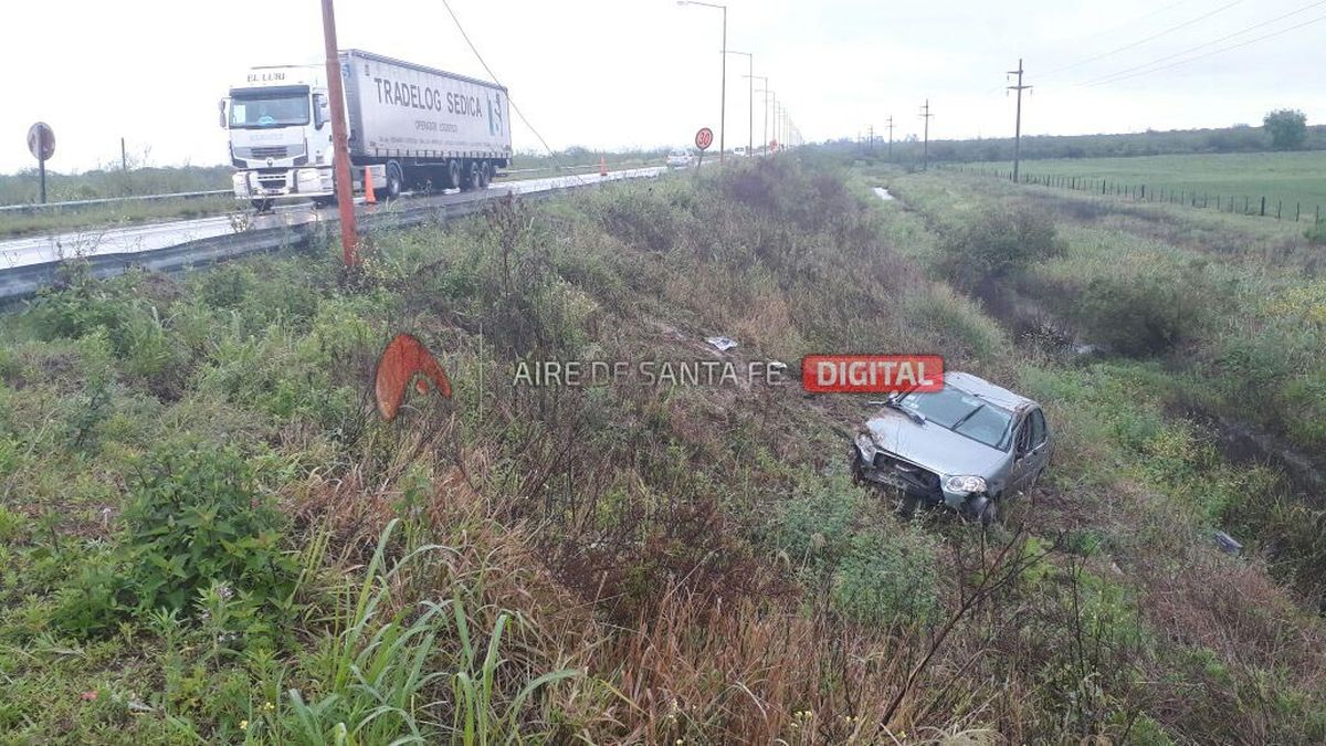 Una familia esperancina volcó en ruta 70