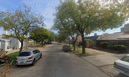Fue reducido por la policía tras un amplio operativo y trasladado a un centro de salud. Fue reducido por la policía tras un amplio operativo y trasladado a un centro de salud.