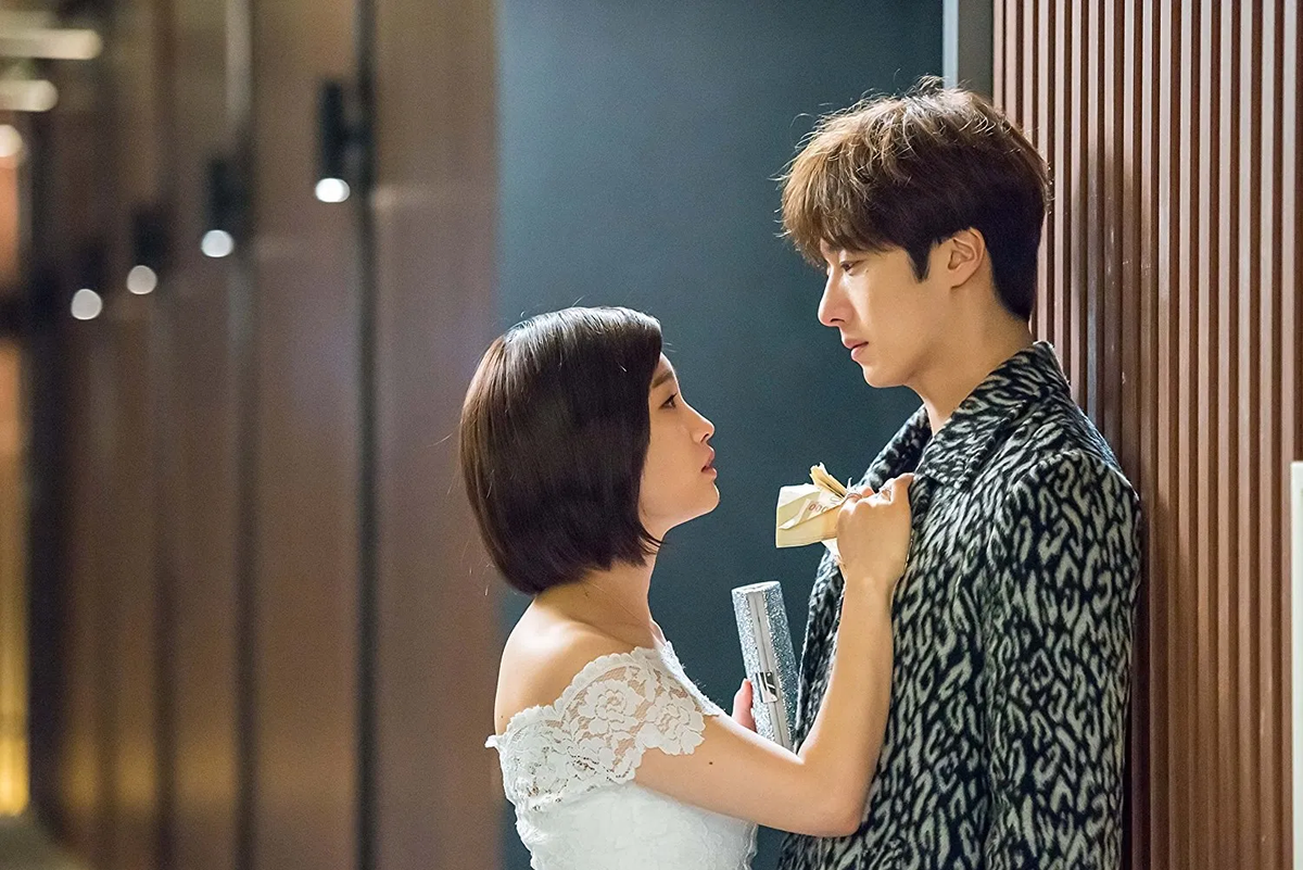 "Cenicienta y los cuatro caballeros", la serie coreana que está en Netflix y no te podés perder. "Cenicienta y los cuatro caballeros", la serie coreana que está en Netflix y no te podés perder.