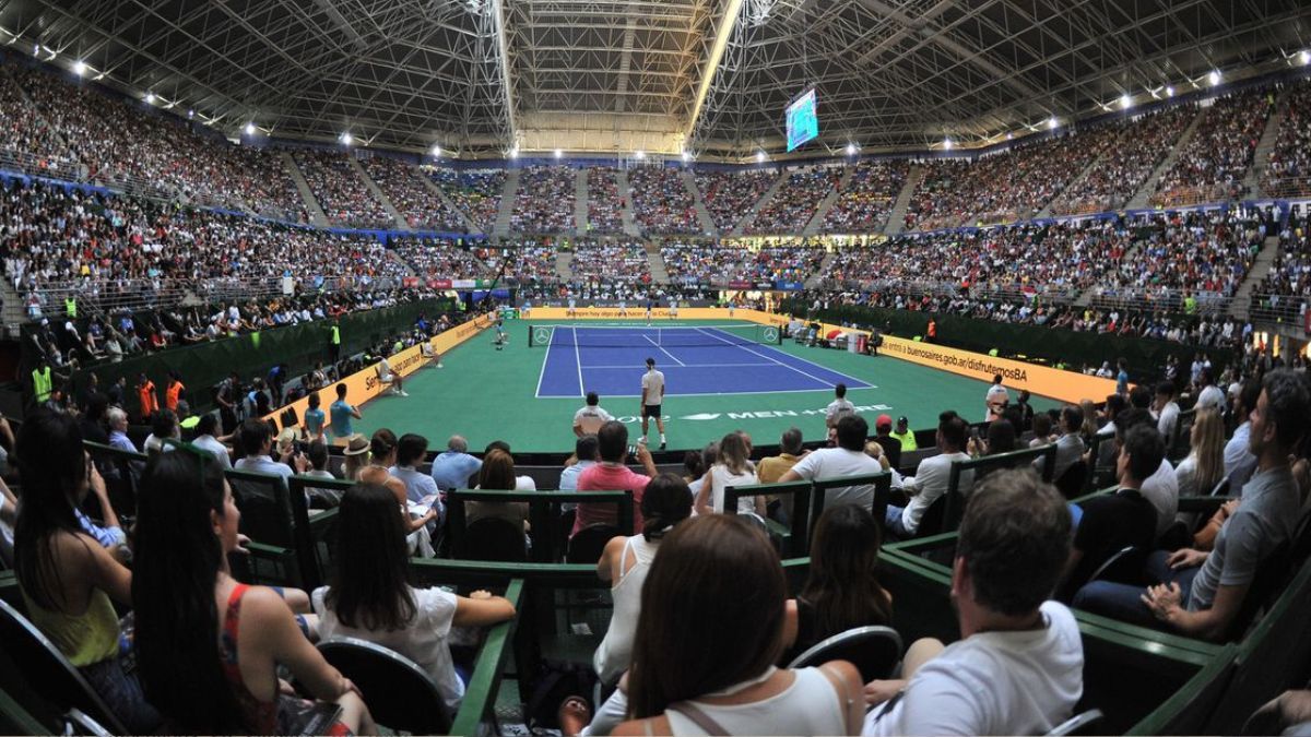 El 19 de septiembre de 2006, se inauguró en Villa Soldati el estadio Parque Roca que, tras la sanción de la ley 2502 de la Legislatura porteña, a partir 8 de noviembre de 2007 pasó a llamarse Mary Terán de Weiss, y que fue sede de numerosas series de la Copa Davis y la Fed Cup. Tras las reformas realizadas para los Juegos Olímpicos de la Juventud 2018, se convirtió en el estadio cerrado con mayor capacidad de la Argentina (su aforo es de 15.500 espectadores), y el primero de América Latina en contar con techo retráctil. El 19 de septiembre de 2006, se inauguró en Villa Soldati el estadio Parque Roca que, tras la sanción de la ley 2502 de la Legislatura porteña, a partir 8 de noviembre de 2007 pasó a llamarse Mary Terán de Weiss, y que fue sede de numerosas series de la Copa Davis y la Fed Cup. Tras las reformas realizadas para los Juegos Olímpicos de la Juventud 2018, se convirtió en el estadio cerrado con mayor capacidad de la Argentina (su aforo es de 15.500 espectadores), y el primero de América Latina en contar con techo retráctil.