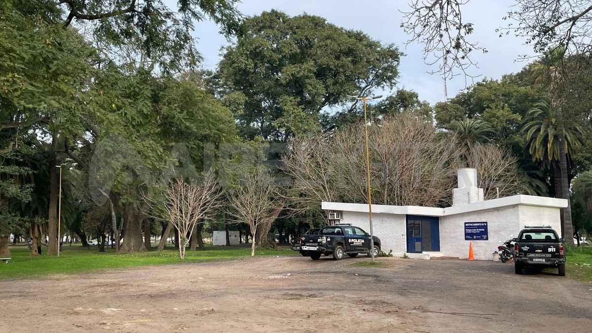 El vandalismo en el Parque Garay se produjo a metros del Destacamento N°4 de la Policía. El vandalismo en el Parque Garay se produjo a metros del Destacamento N°4 de la Policía.
