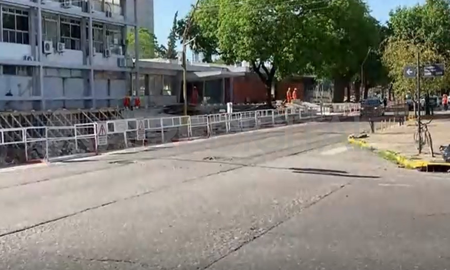 Luego de una semana marcada por un grave hecho de violencia, la Terminal amaneció este viernes sin la presencia de cuidacoches. Luego de una semana marcada por un grave hecho de violencia, la Terminal amaneció este viernes sin la presencia de cuidacoches.