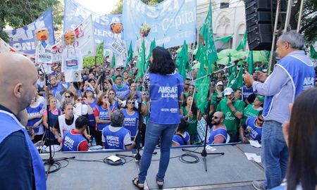 Los docentes de Santa Fe deberán poner a consideración la propuesta de la Provincia. Los docentes de Santa Fe deberán poner a consideración la propuesta de la Provincia.